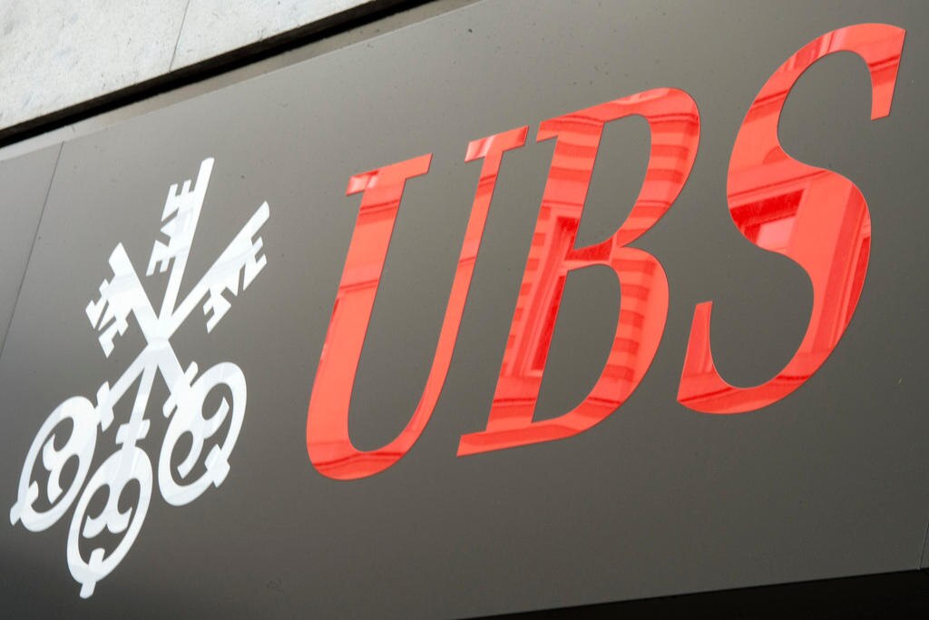 الرئيس التنفيذي لـ UBS يقترح تخفيضات هائلة في الوظائف لقسم الخدمات المصرفية الاستثمارية في Credit Suisse