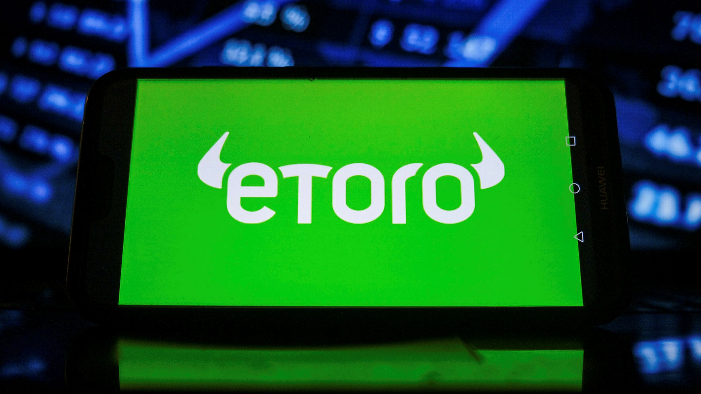 إسبانيا تسجل ايتورو eToro باعتبارها بورصة تشفير