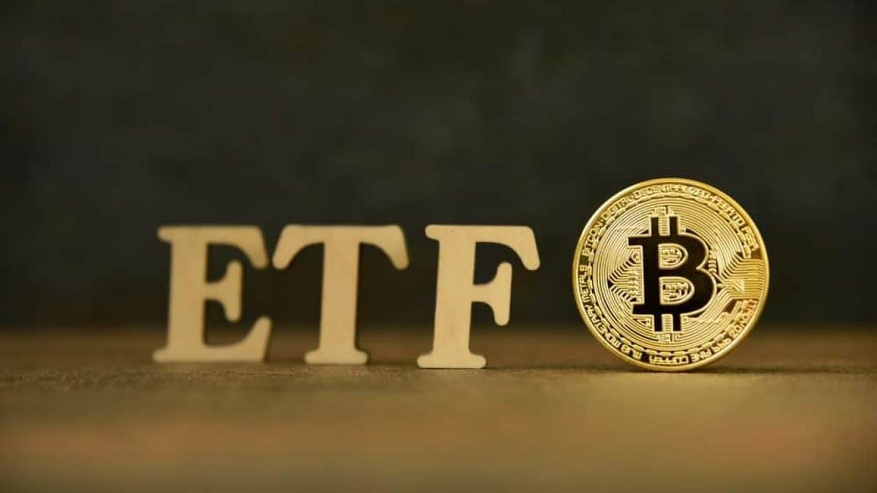 هيئة الأوراق المالية والبورصات تقترب من الموافقة على صندوق iShares Bitcoin ETF
