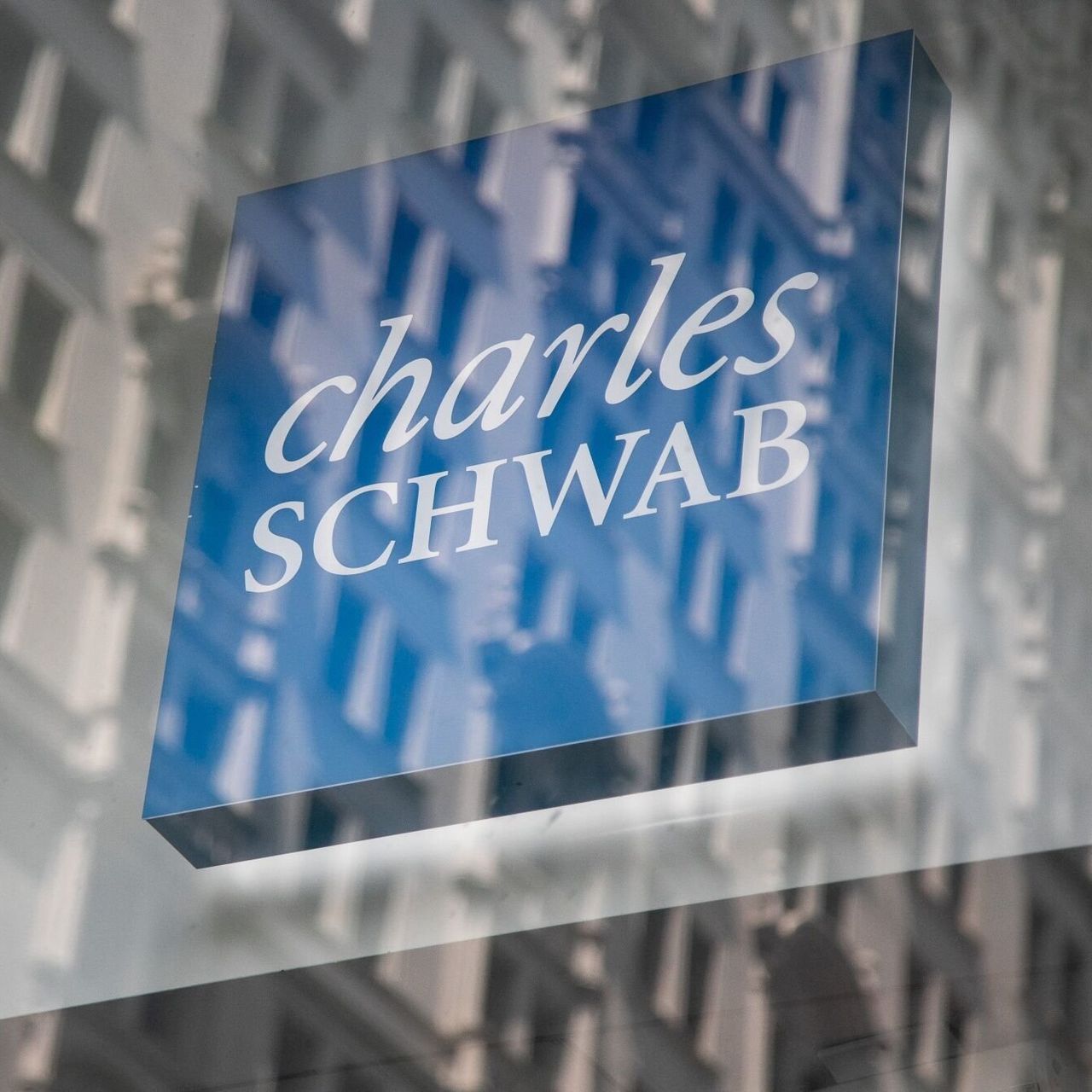 تشارلز شواب Charles Schwab تعلن عن نمو إدارة الأصول وسط انخفاض بنسبة 16% في إيرادات الربع الثالث