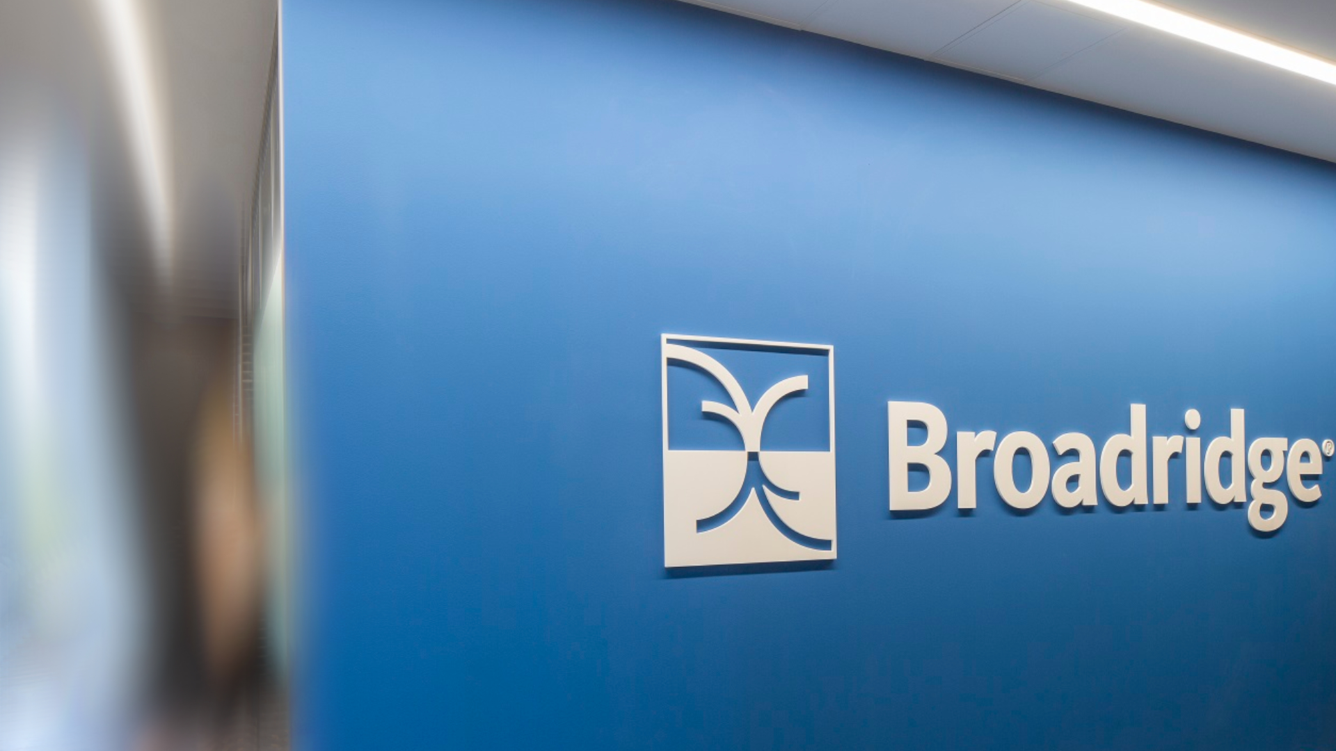 برودريدج Broadridge تشعل السنة المالية 2024 بزيادة في الإيرادات بنسبة 8%