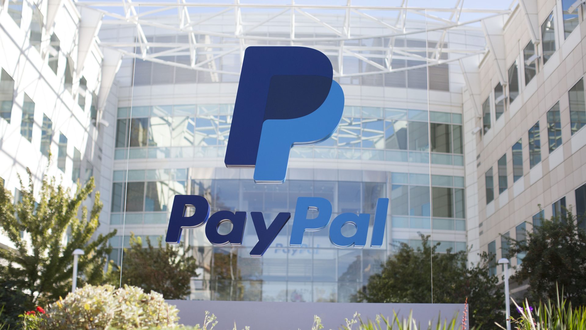 حصول باي بال PayPal على موافقة هيئة الرقابة المالية (FCA) للعملات المشفرة يدفع بنك إنجلترا BoE لتنظيم العملات المستقرة