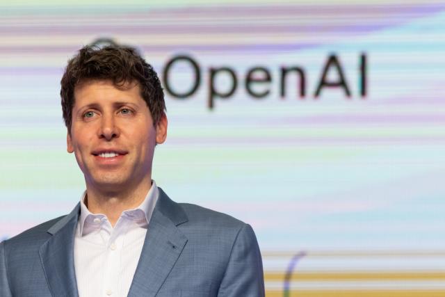 Sam Altman من OpenAI بطل Worldcoin وسط خطط تمويل بقيمة 50 مليون دولار