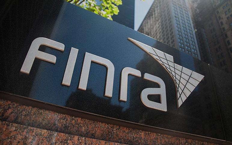 فينرا FINRA تعيّن المدير التنفيذي السابق لبنك بي إن بي باريبا BNP Paribas للقيام بدور المراقبة الأعلى