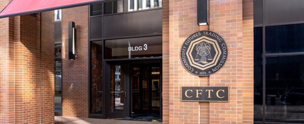 لجنة CFTC حصلت على أمر قضائي يفرض عقوبات ثقيلة على شركة The QYU Holdings بقيمة 11.8 مليون دولار