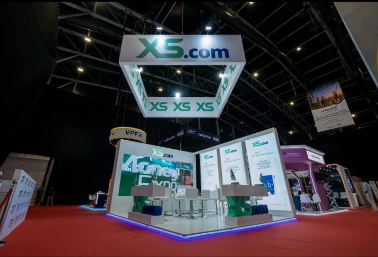 XS.com تتصدر مشهد قمة المتداولين في دبي كراعٍ رسمي لمؤتمر سمارت فيجن 2025