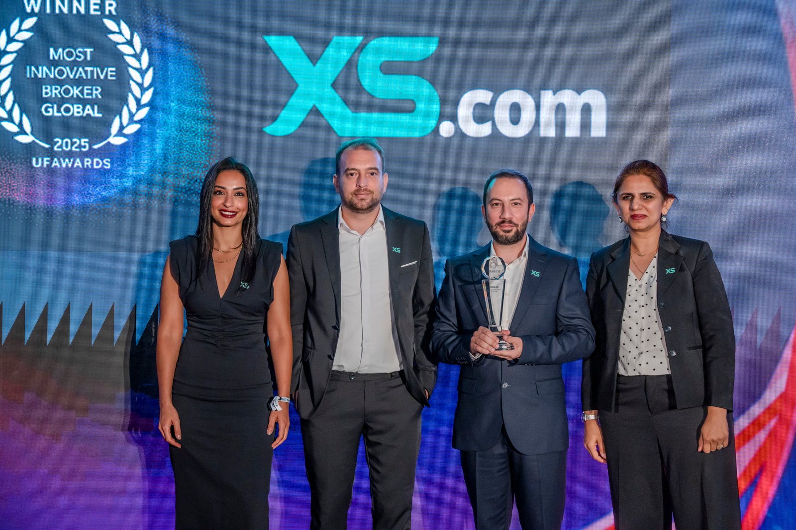 تتويج إكس أس دوت كوم XS.com بجائزة الوسيط المالي الأكثر ابتكاراً في العالم